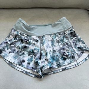 Lululemon shorts size 4